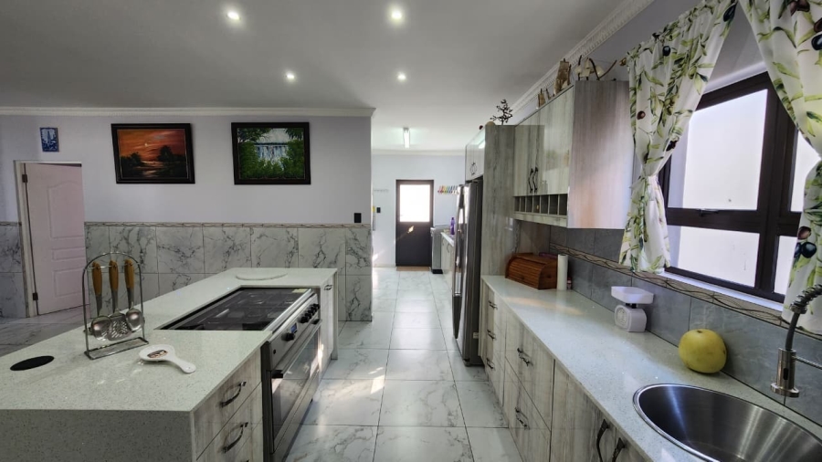 4 Bedroom Property for Sale in Country Club Western Cape